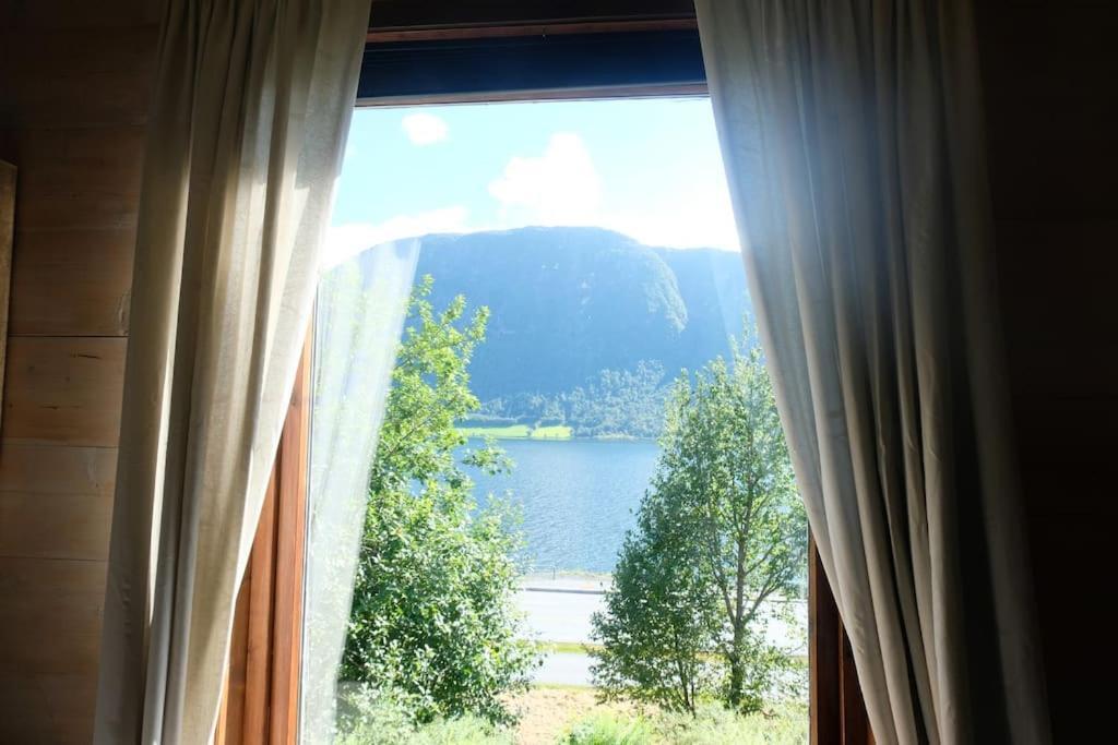 Apartment With Lake View In Jolster Ardal  ภายนอก รูปภาพ